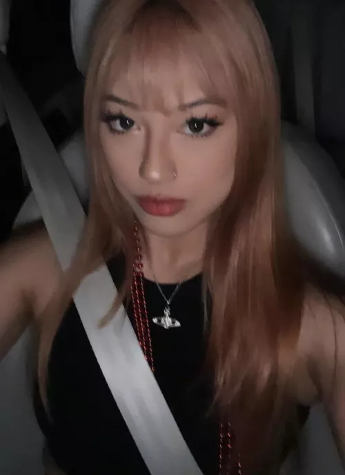 pink hair by hornychilicorndog