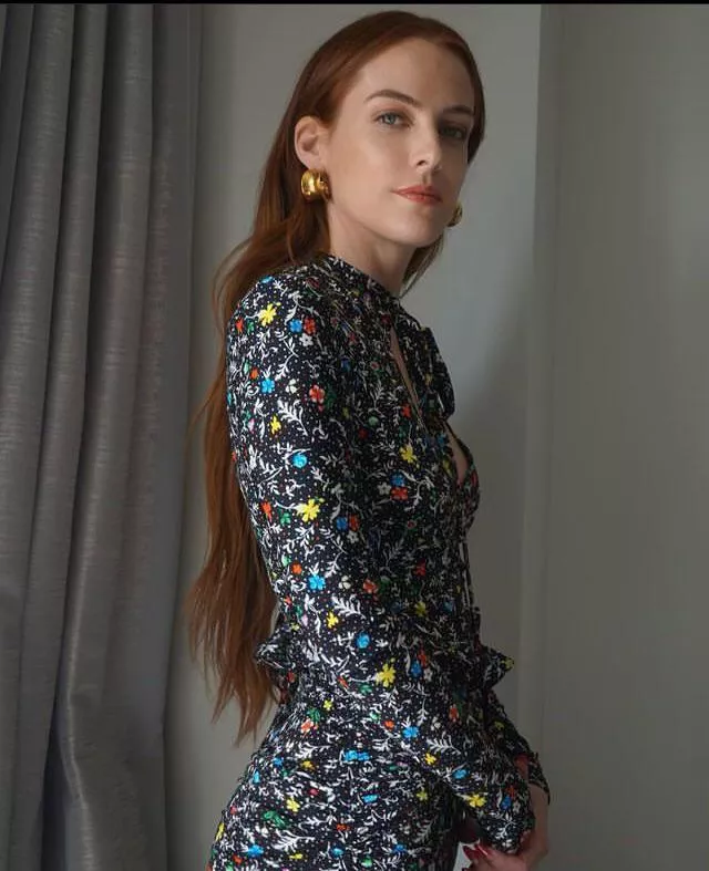 Riley Keough posted by jimeschzf75