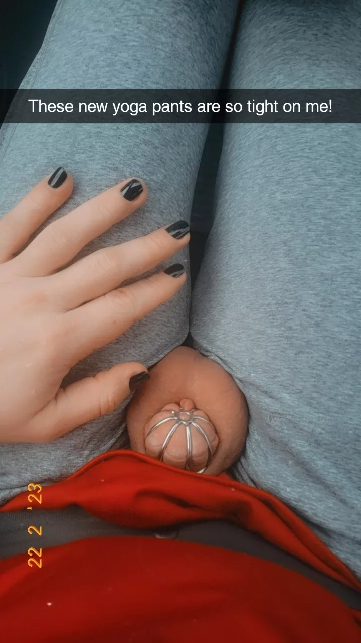 rocking a manicure today! posted by KYcdslut22