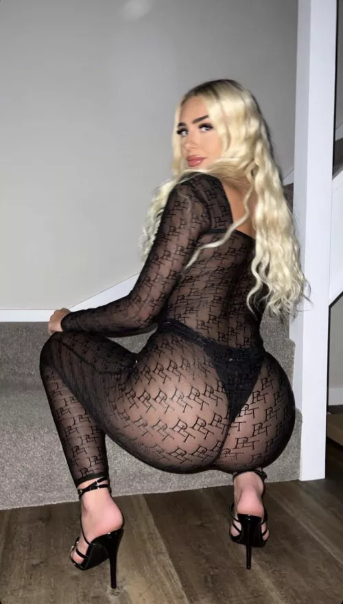 the sexiest body you’ll see this year 😈🍑 by charlisexyslut