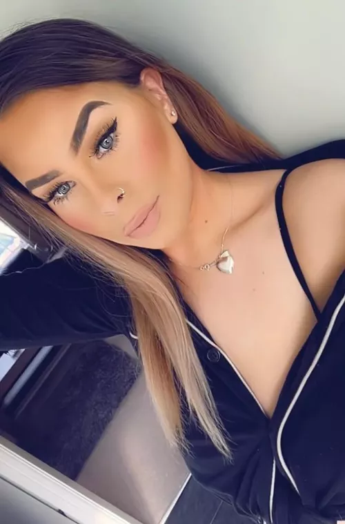 Wanna get naughty with a slutty British girl?!😍 by YourSecretSlut-x