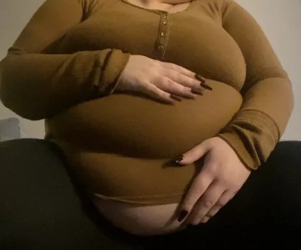 wanna rub my stuffed belly? by chubeefuzz