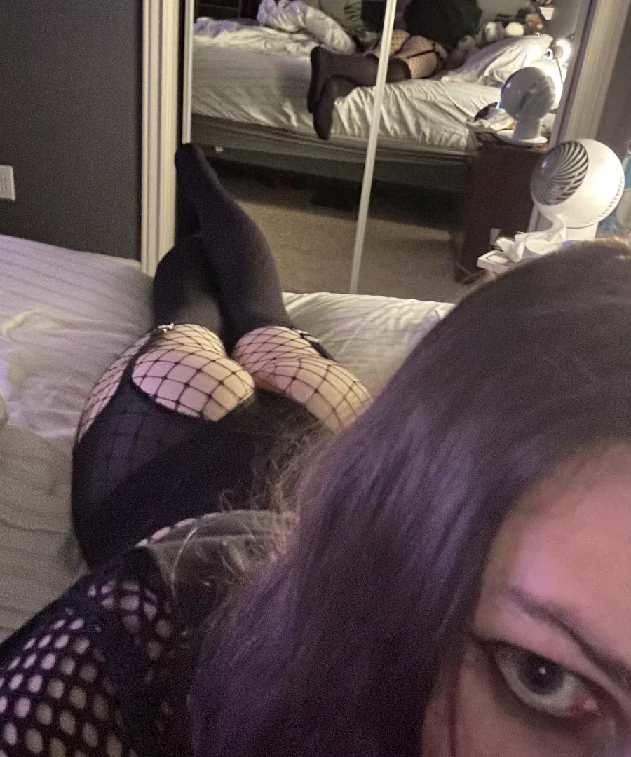 who needs a goth gf?🖤 posted by -Average-D-
