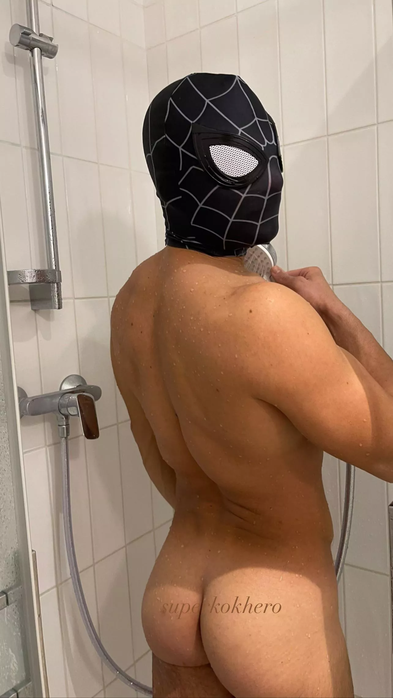 Who would u like to eat it?🍑😏 posted by superKoKhero