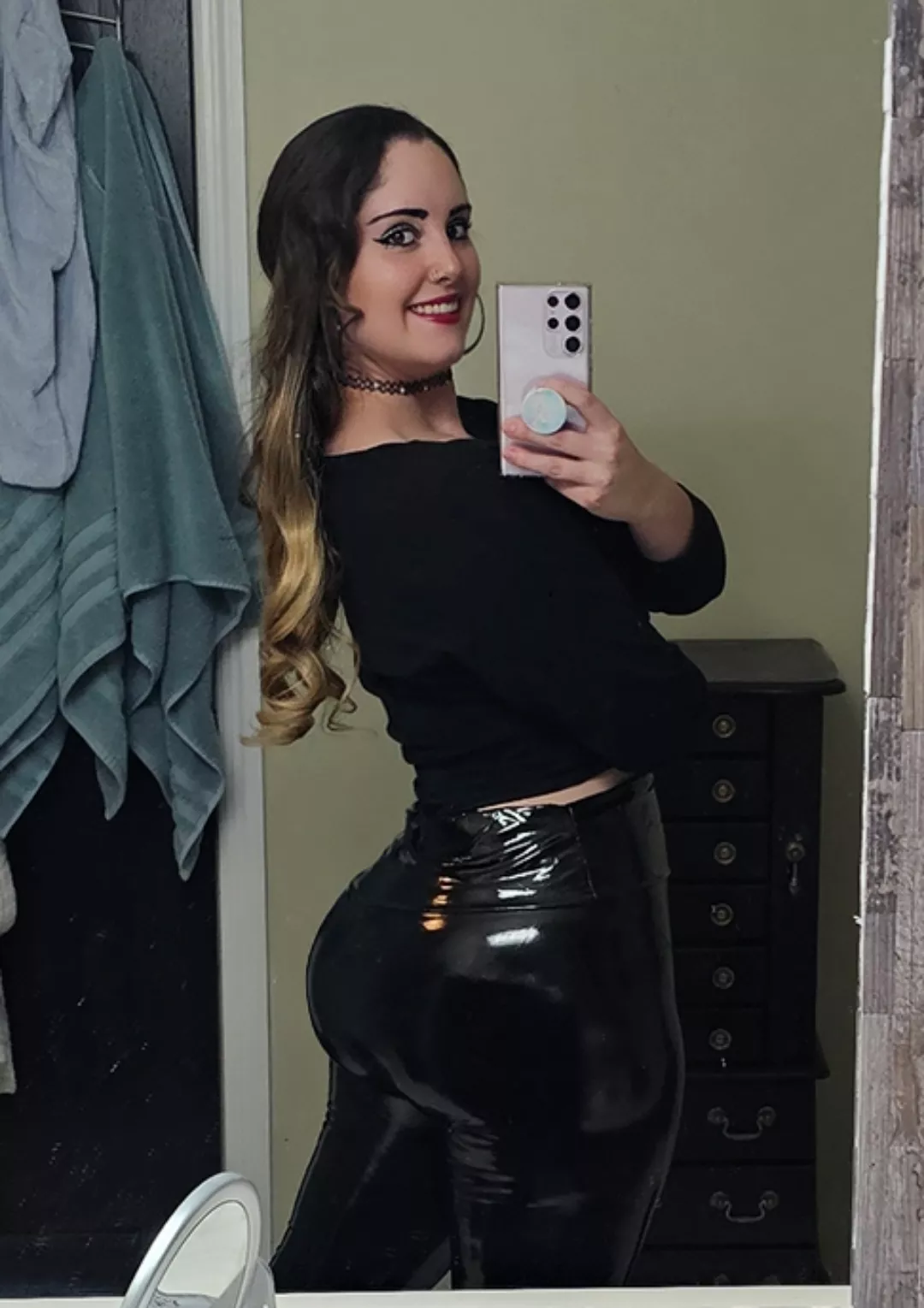 Wore my latex pants to a concert tonight! posted by mrseavee