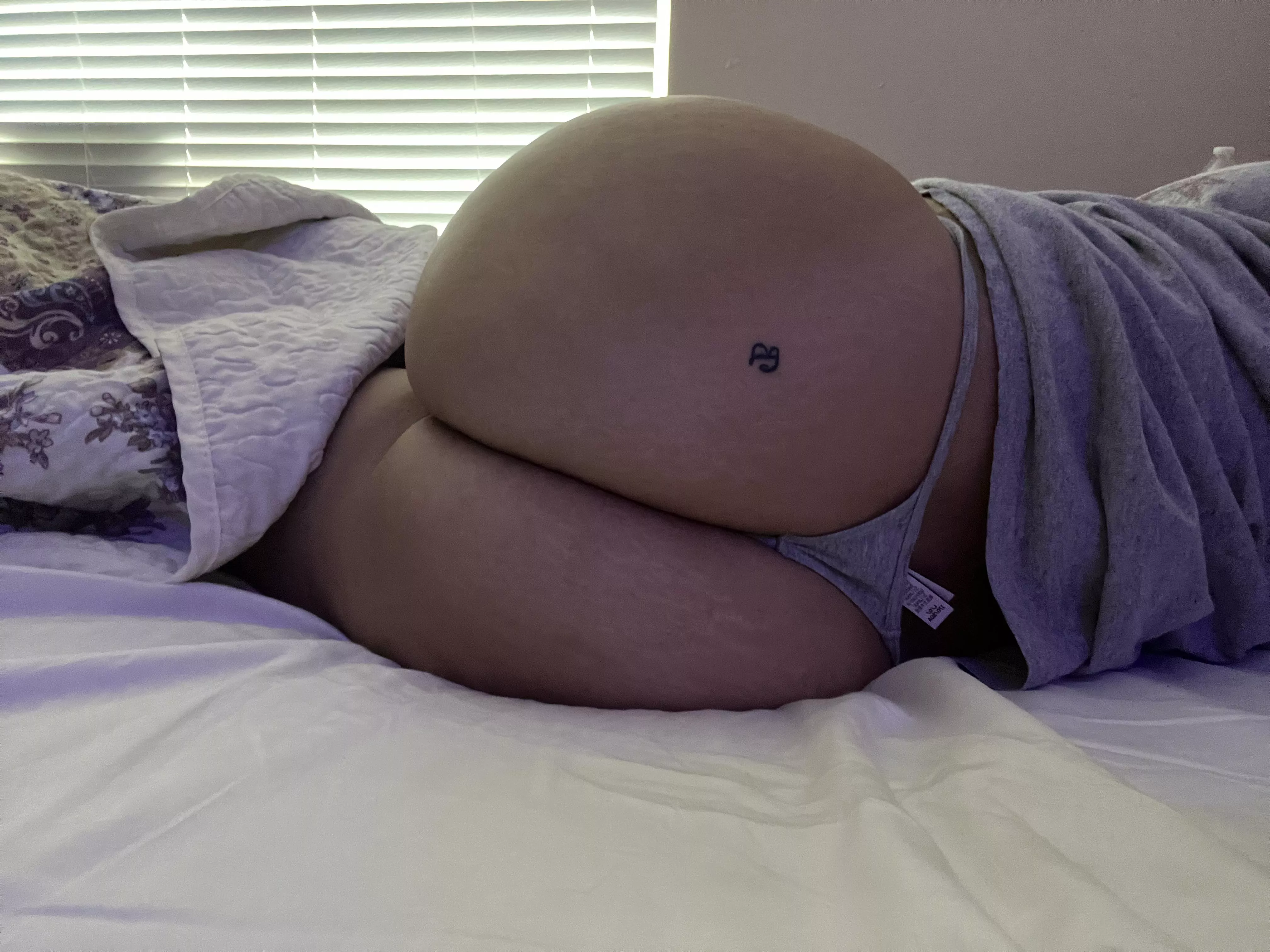 B for big ass 🤭 posted by Relative-Zombie-5101