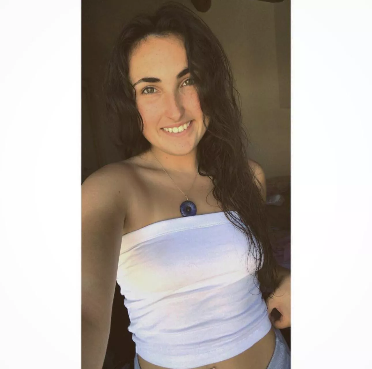 Beautiful girl posted by kingstupidity