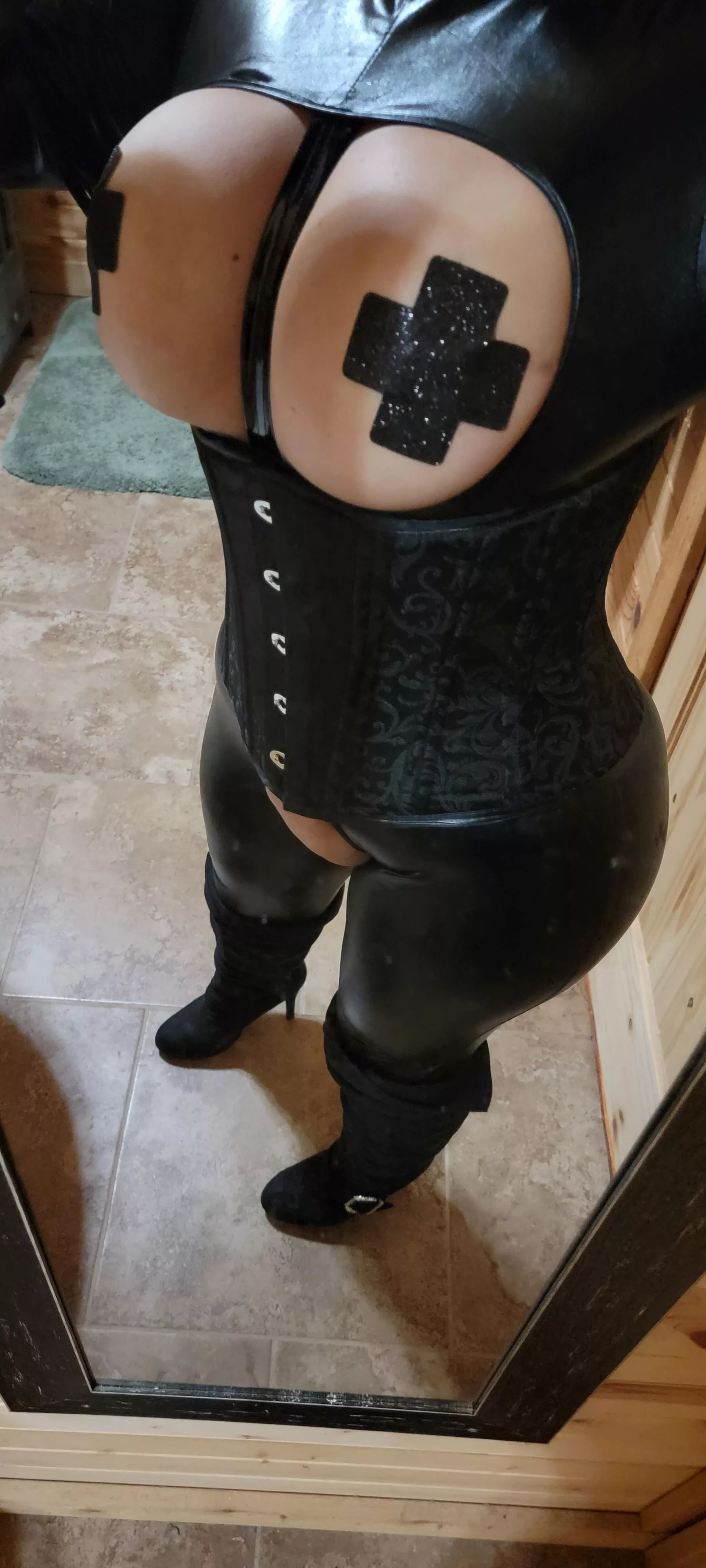 Black on black posted by -LunaLove-