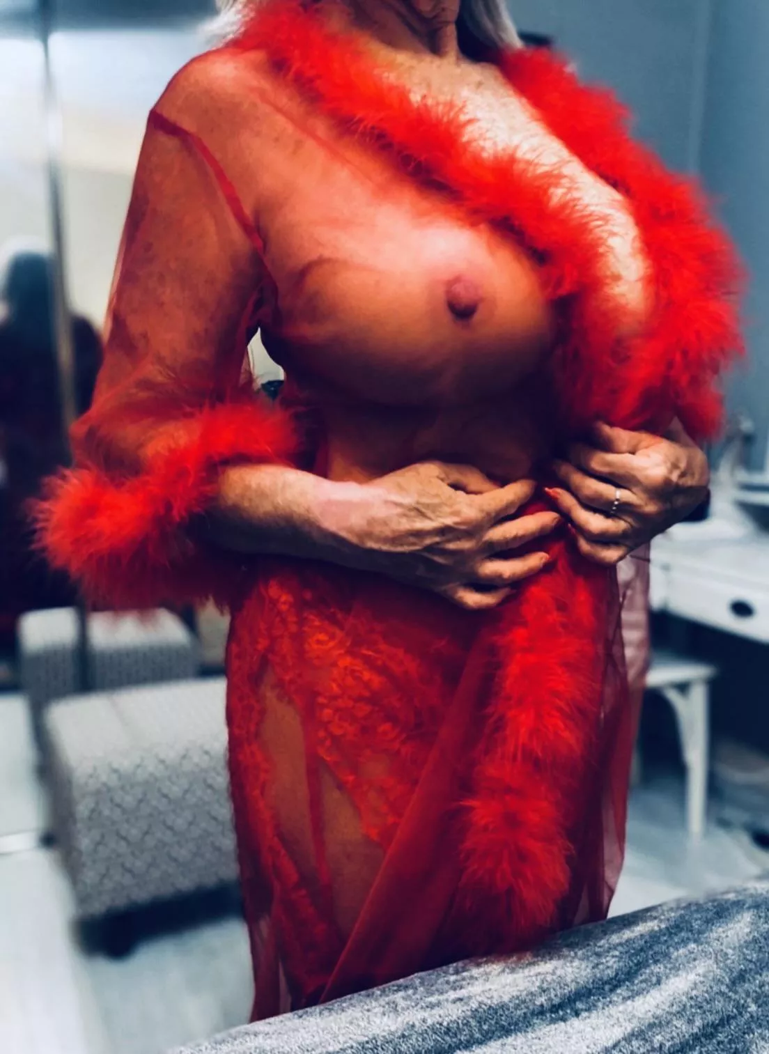 Elegance in Red posted by Major-Section7355