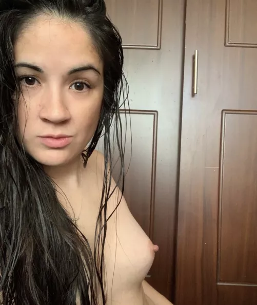 F24 Sexy Student Latina waiting 4 you by roadtweets