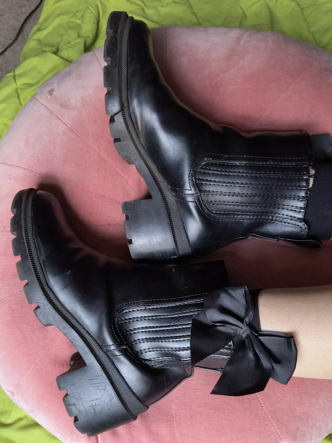 Favorite boots and a fresh pedicure. wanna see them come off? posted by Gleam_Girl