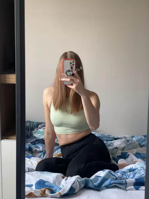 Feeling cute before my workout by LilFragile