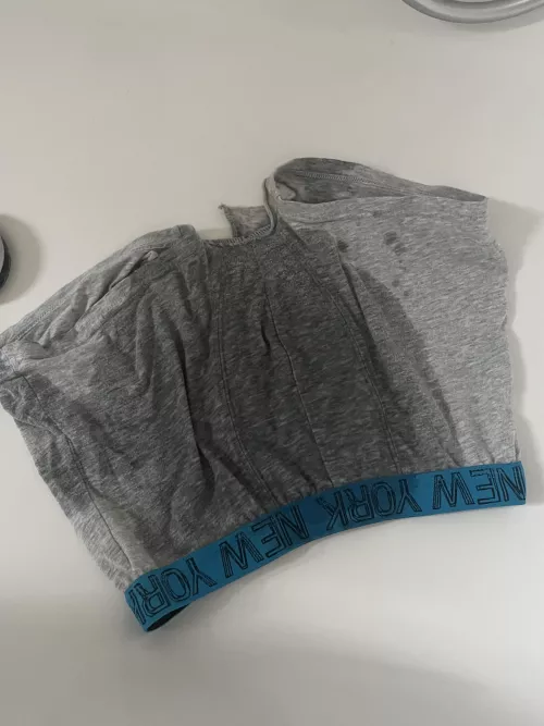 I love pissing in old worn underwear😍 by flairfreskz