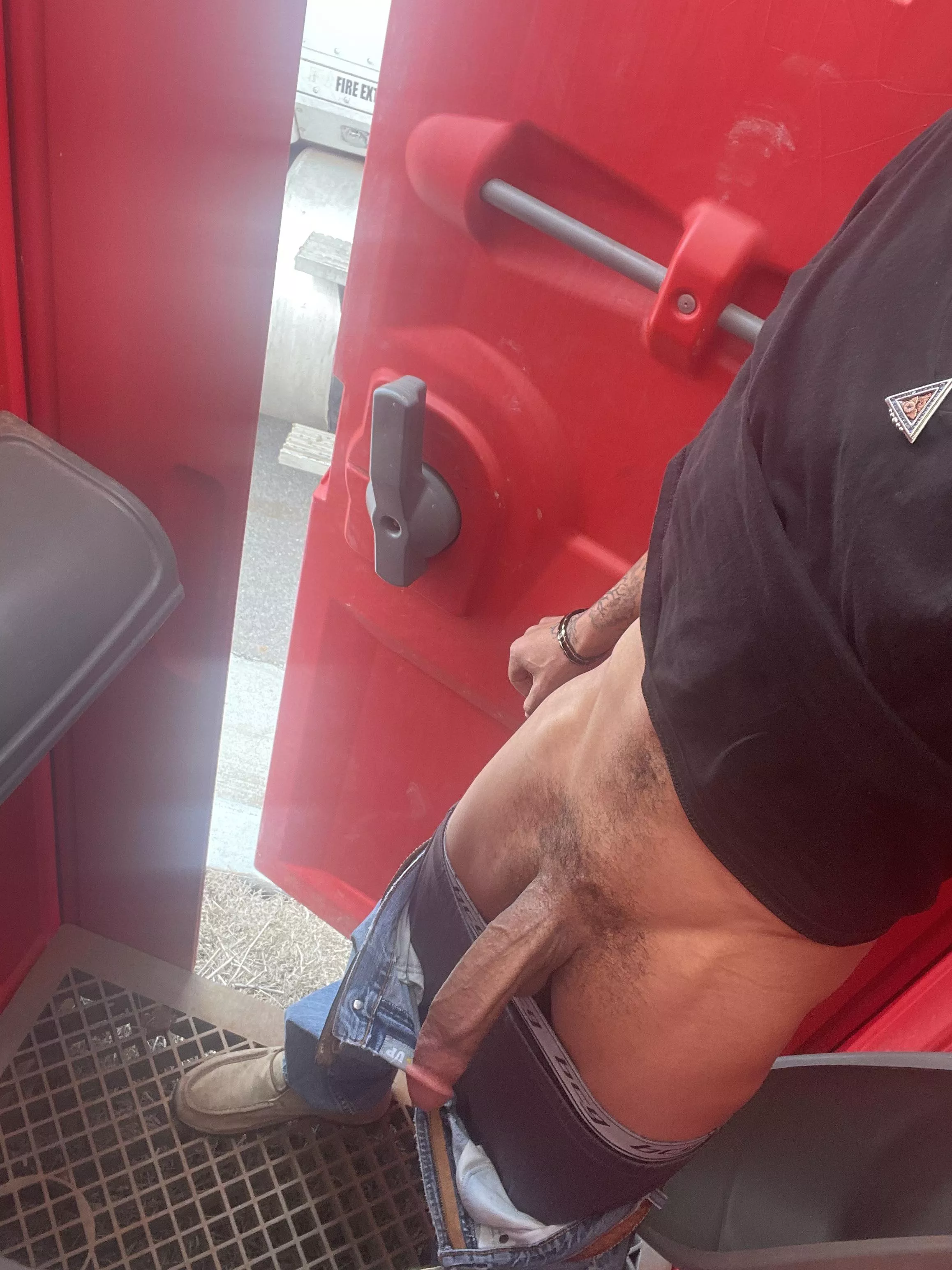 Knock knock ✊🏽 who is it 🫣 posted by Popular_Resolution49