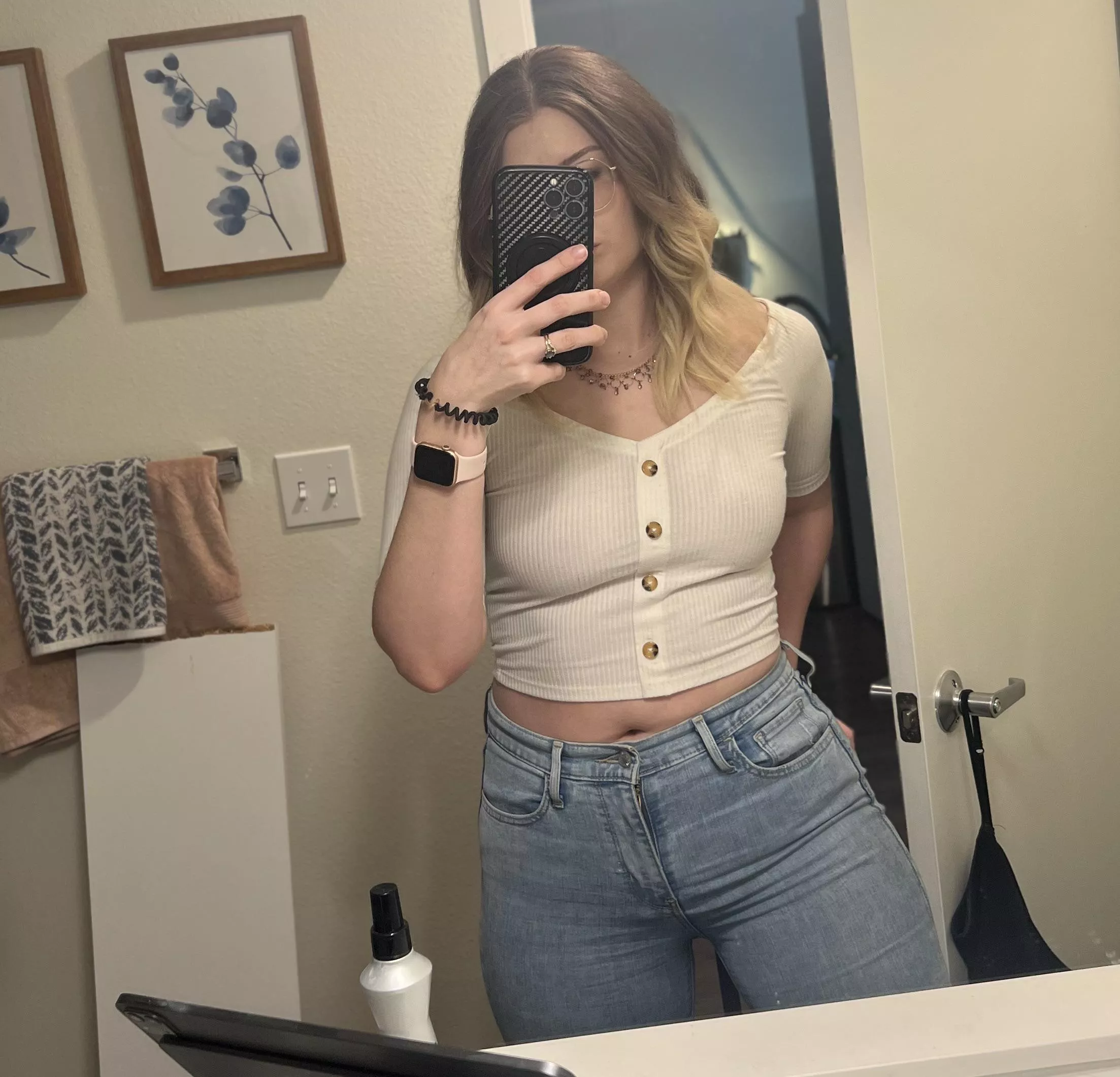 Love my Levi’s ❤️(f28) posted by LilMisssIris