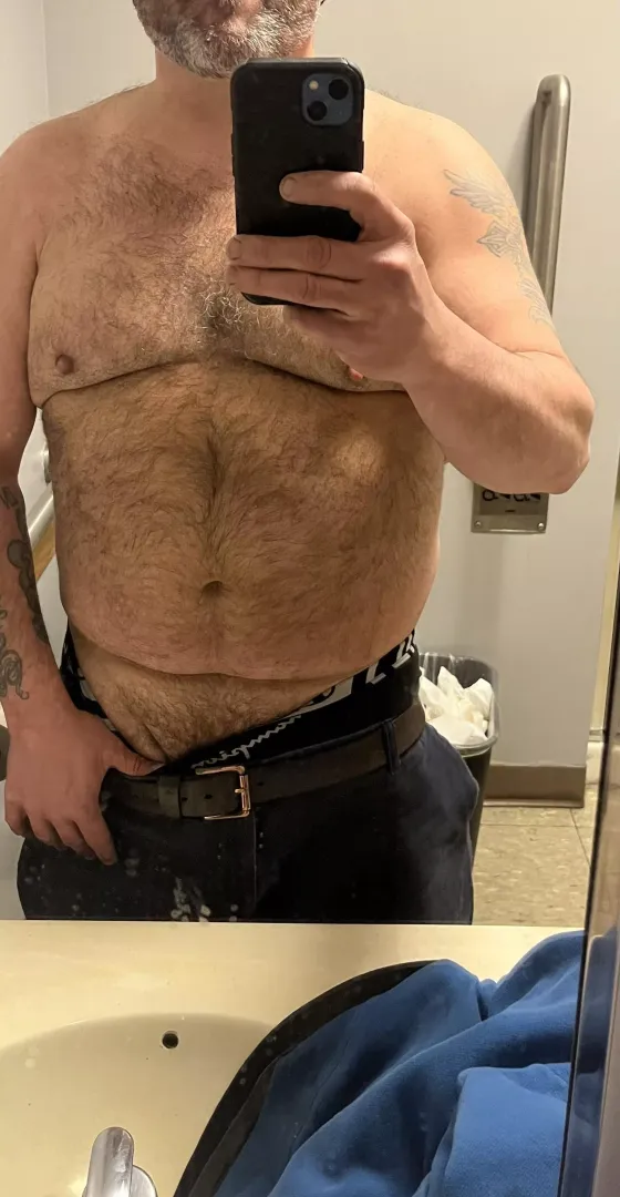 Meet me in the work bathroom? posted by BBGuy14