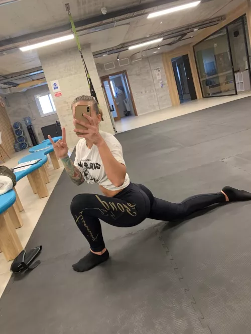 Need a gym buddy? 👀 by sagittarinaofficial