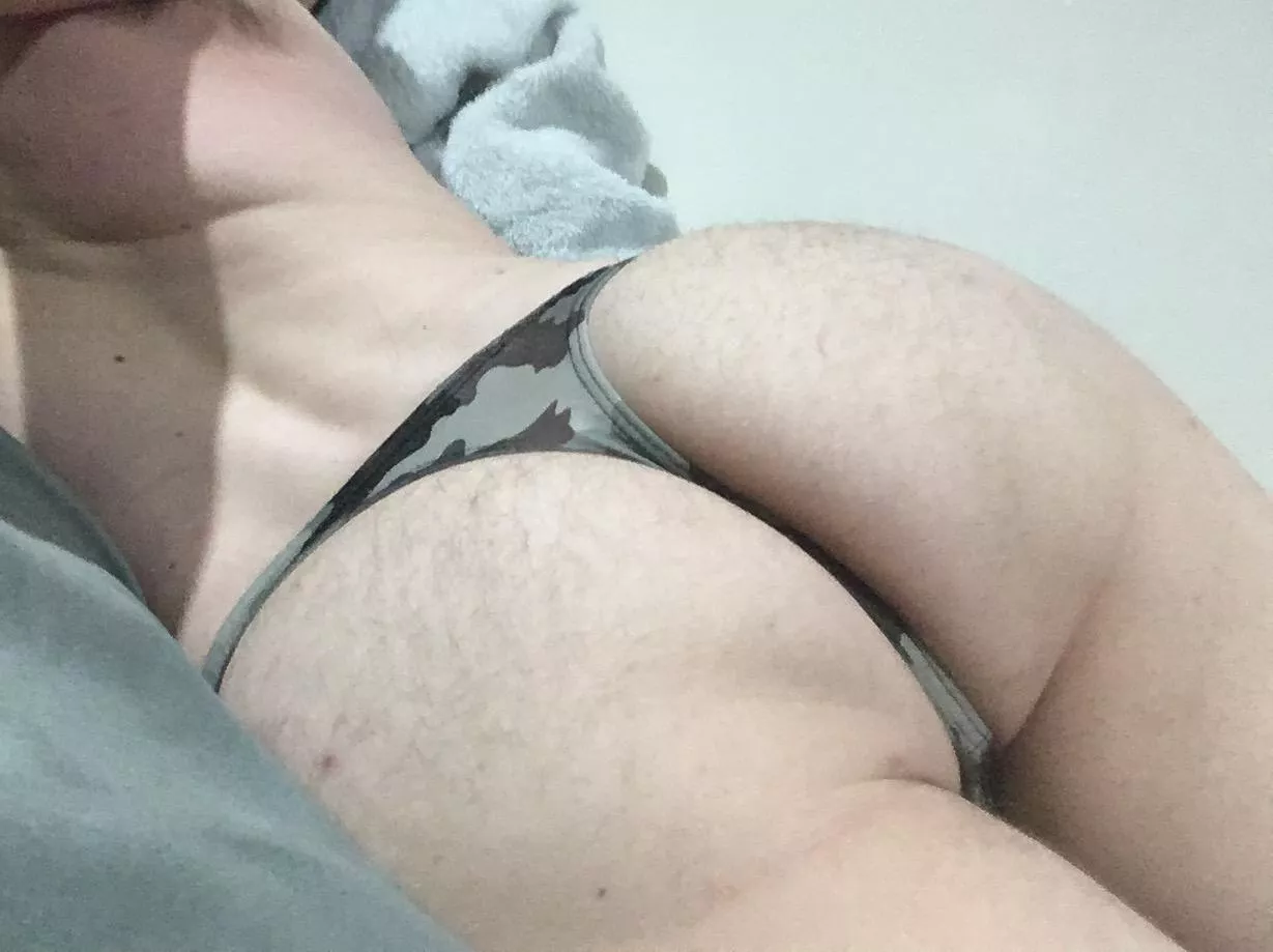 Not sure if a bi guy belongs in r/straightguysinthongs or r/gaythongs so I guess I'll find out. posted by WhorseCock