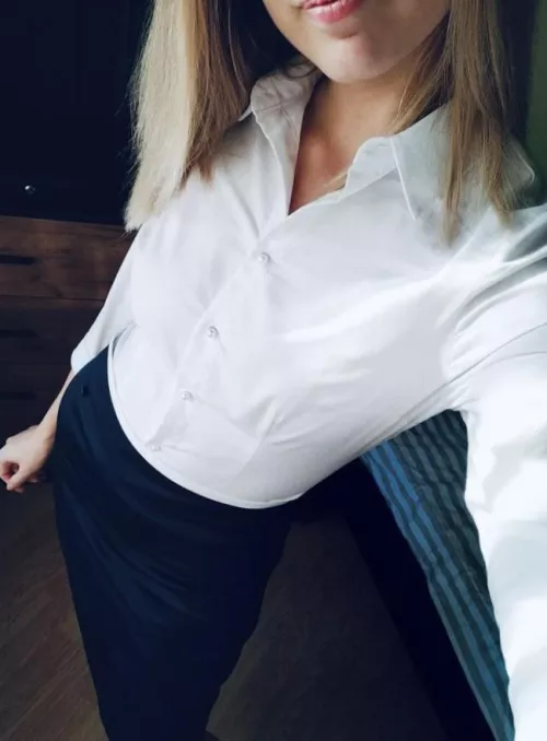 [OC] Let’s get to work 👋🏻 by Beverley-rosethorn