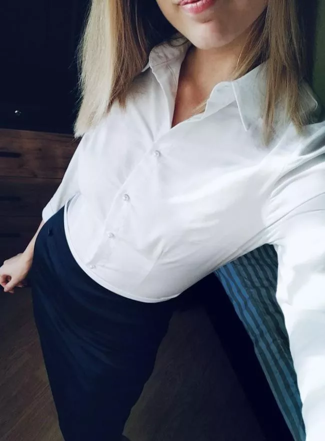 [OC] Let’s get to work 👋🏻 posted by Beverley-rosethorn