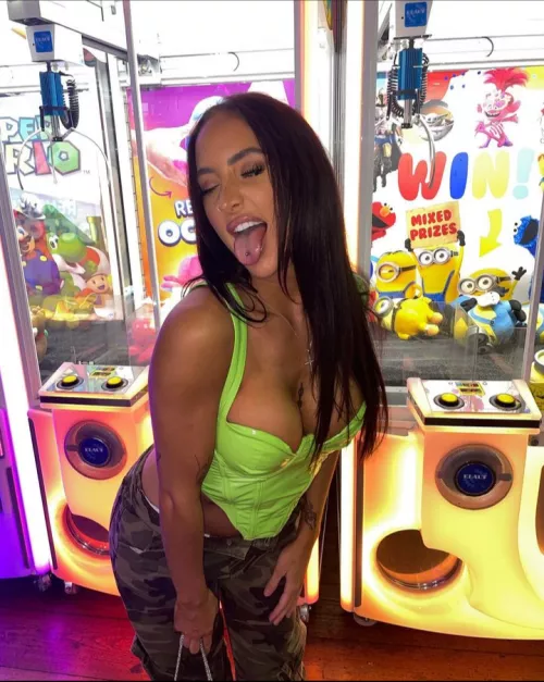 Olivia getting slutty by corruptusextremis