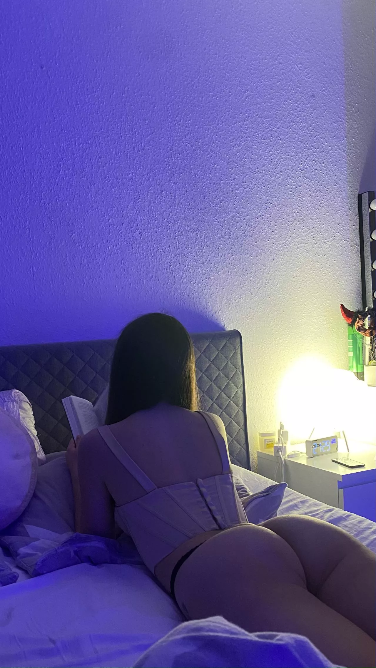 pale ass need some slaps posted by UttermostBreadth