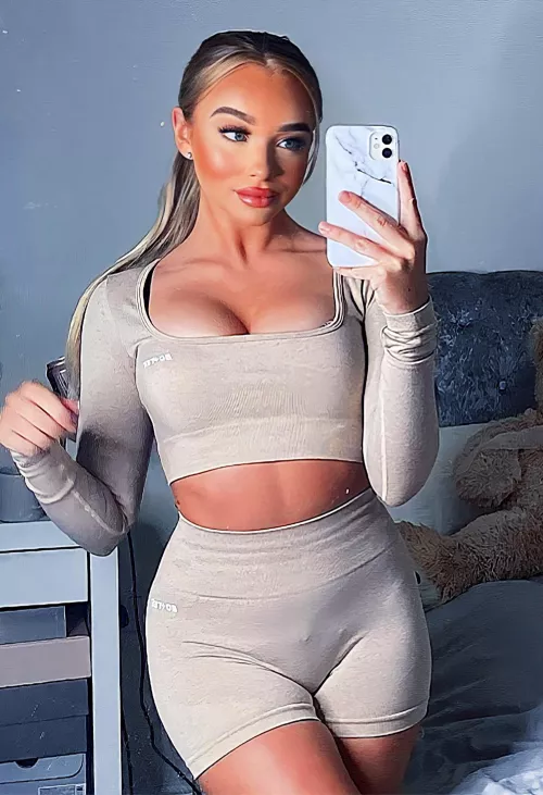 Phoebe by Trapped2Life