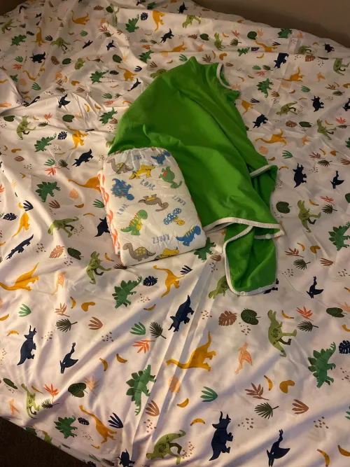 Rawr 🦖 by troubled_little_sub