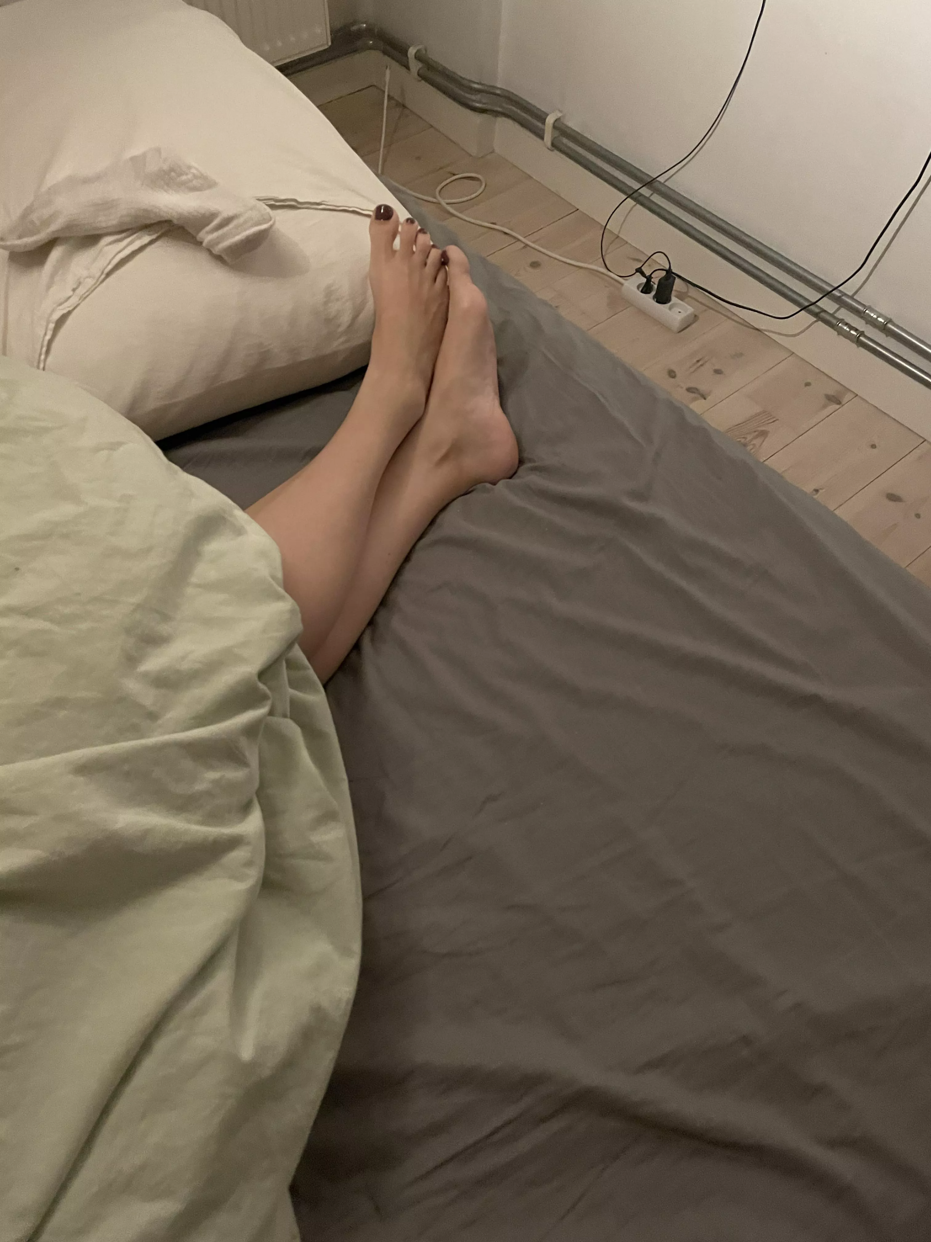 Sit on the floor and take a sniff if you dare posted by Smilasfeet