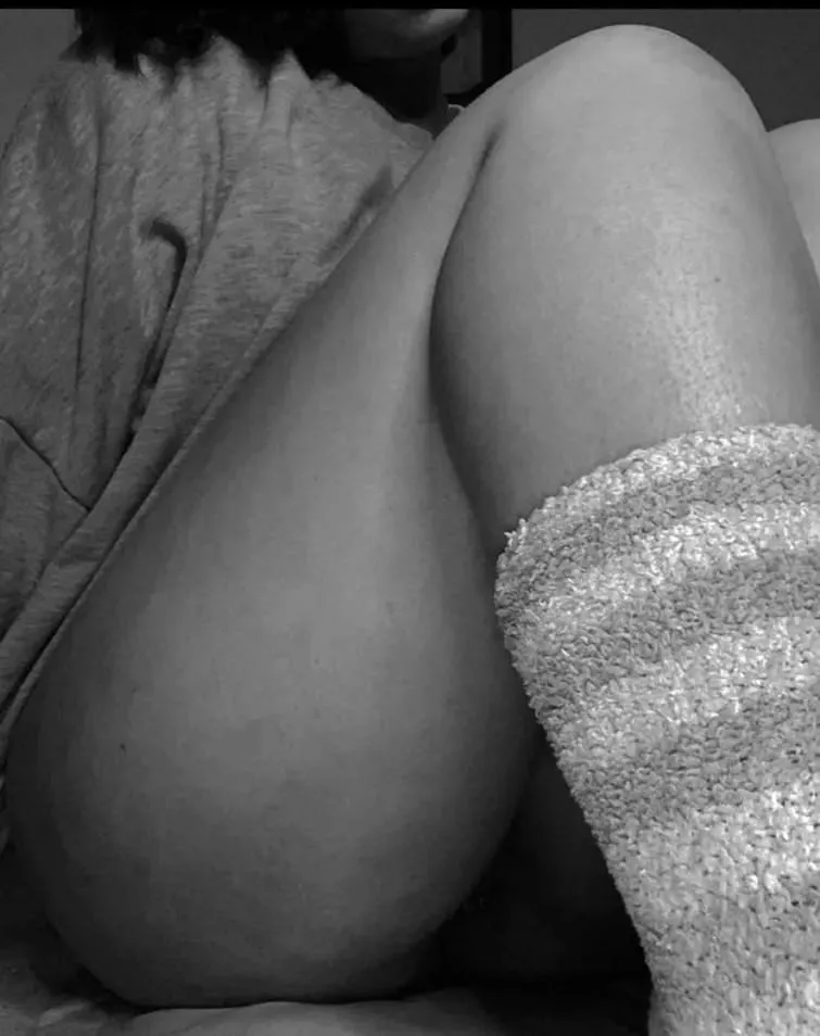 THICK THIGHS AND GOOD VIBES 💦💫[f] posted by Ok_Place_5151