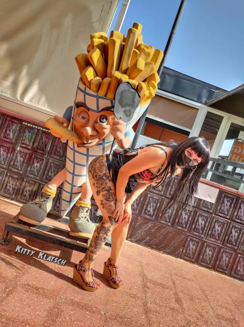 Wanna play with me? by KittyKlatsch