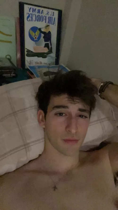 19 spanish handsome fit guy looking for same big d+ abs+ Hmu with pic @chsa03 by Accurate-Ad5118