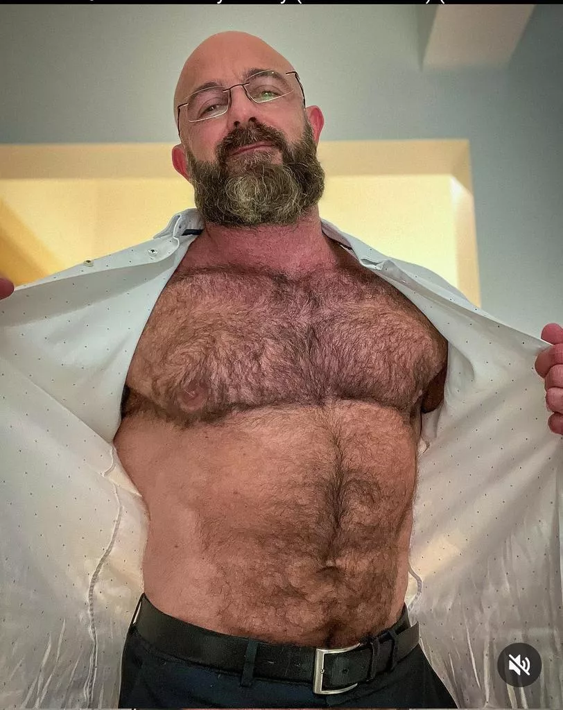 A glorious chest posted by SevenNSFW