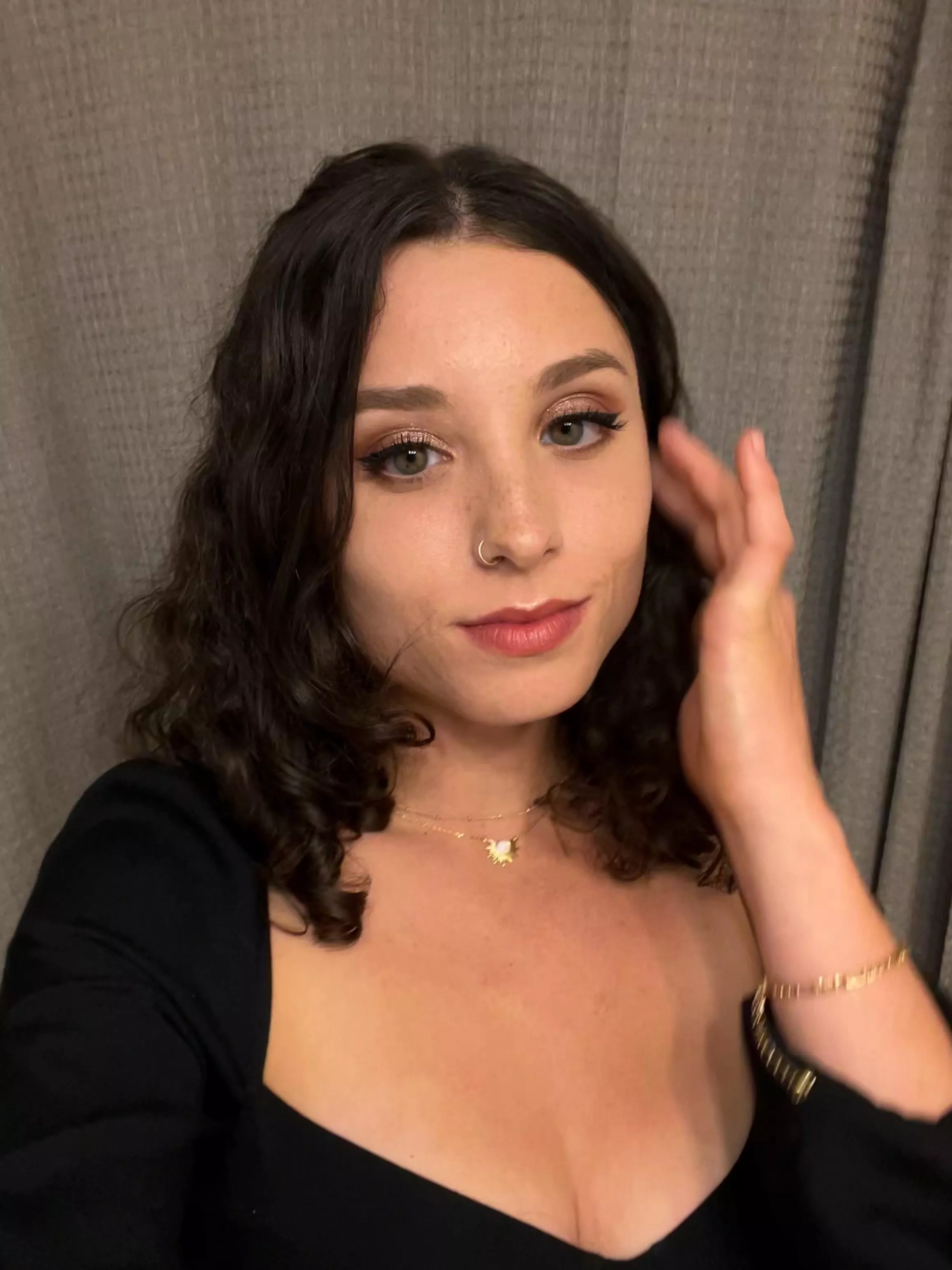 All dressed up 🖤 posted by forest--fox