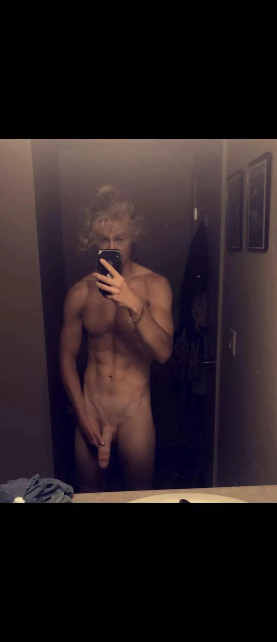 Anyone into fit and hung 🙈 posted by frankyr101