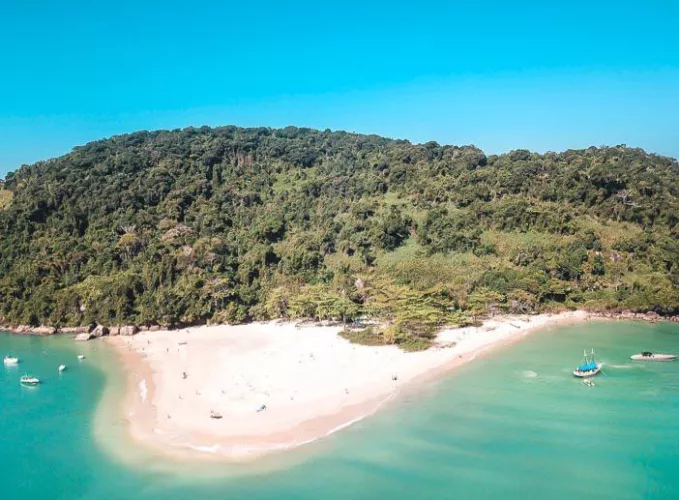 Beach Prumirim by abiancaramos