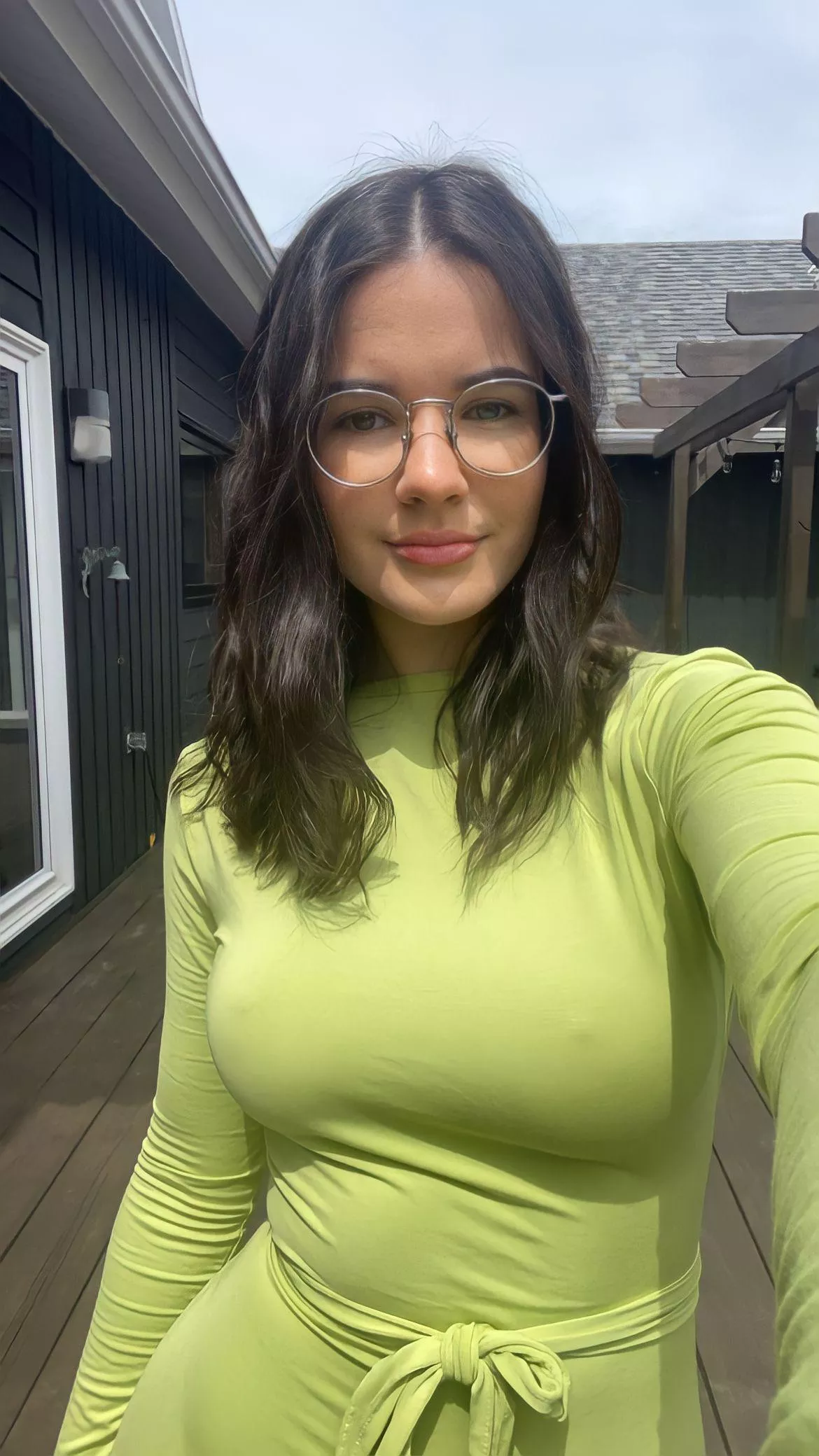 Beautiful green dress (IUTR) posted by Lebron234589