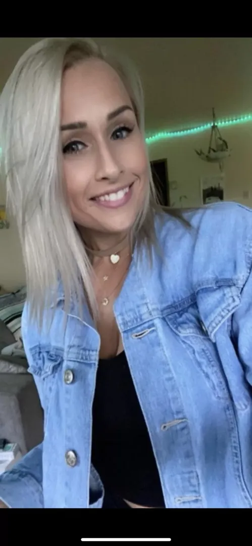 Blue Jean cutie 😘 posted by herpinkcanoe