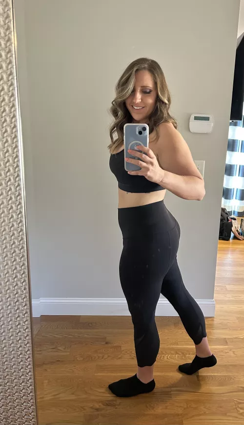 Can we workout together? by NymphoNxtDoor