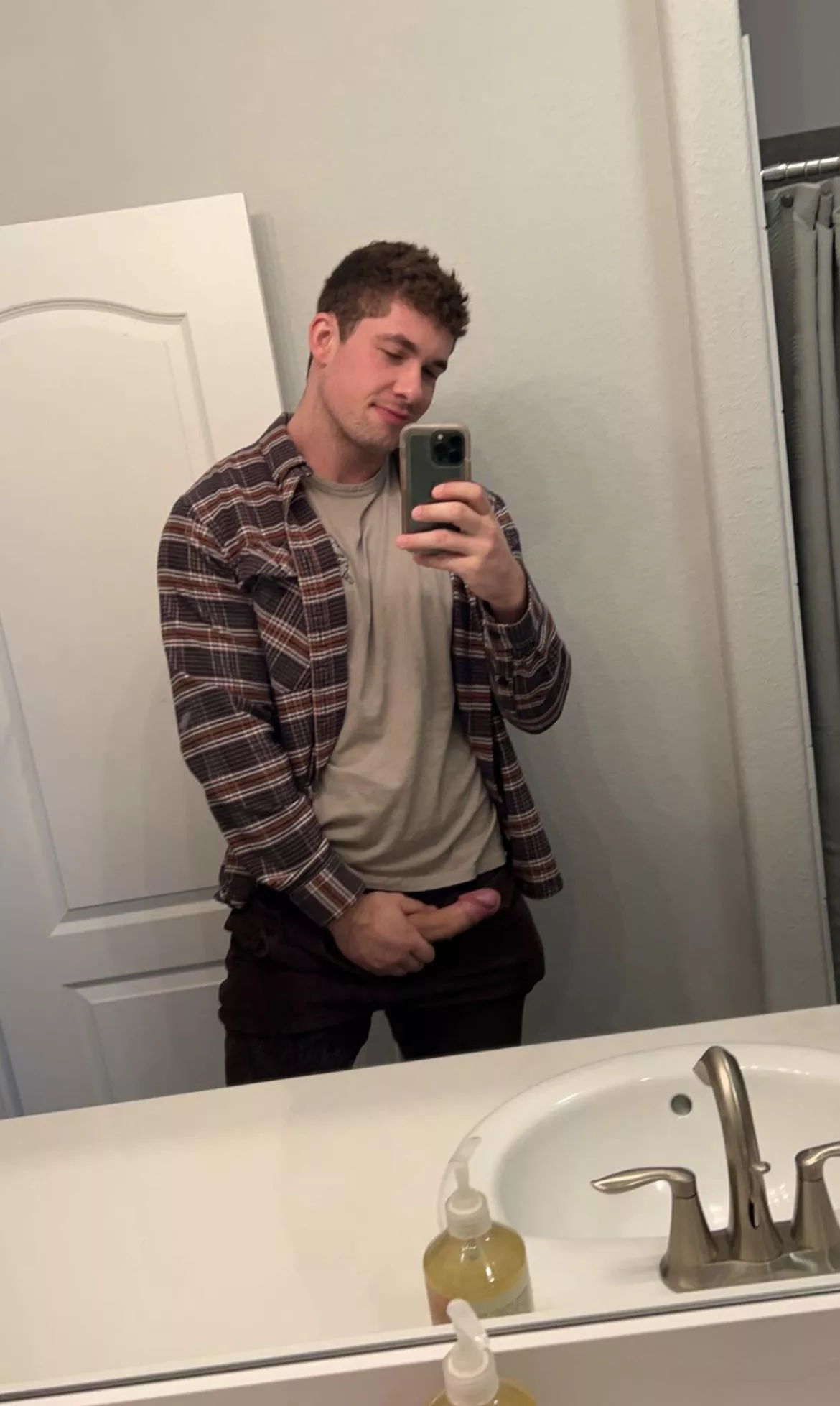 Could you swallow this thick cock?😈 posted by Jackpackage71