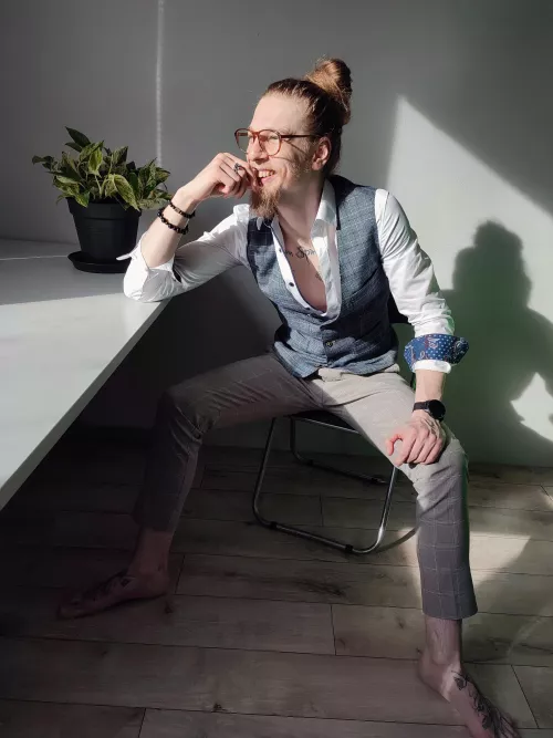 enjoying the sun ☀️ hope you're having a great time 🤘 by naku13