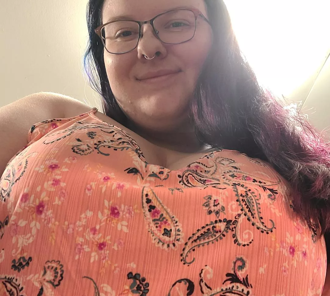 everyone says I look better with glasses than contacts 😁👓 posted by _theplantlady