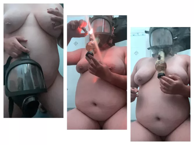[f] i need an extra pair of hands: hold the bong in one hand, play with my pussy with the other. volunteers? by f0ur-abigail_tw3nty