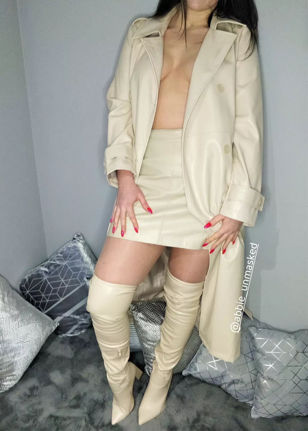 feel me in all Leather posted by abbie_unmasked