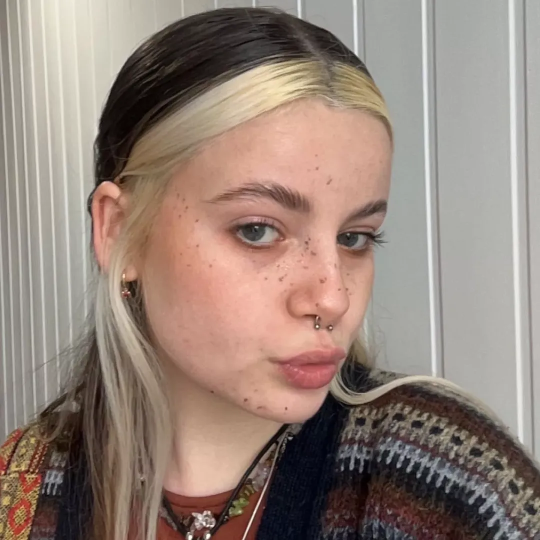 Feelin cute n freckly by M00dyDevil