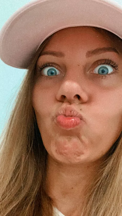 Felt cute might delete later 🐭 by sagittarinaofficial