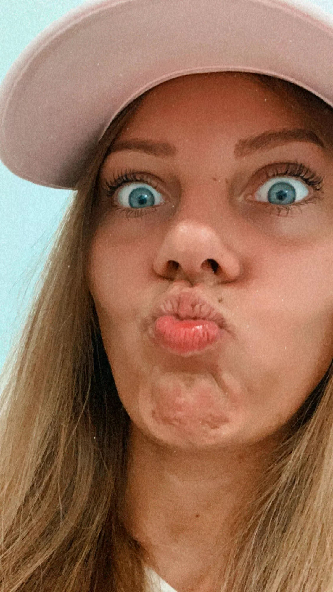 Felt cute might delete later 🐭 posted by sagittarinaofficial