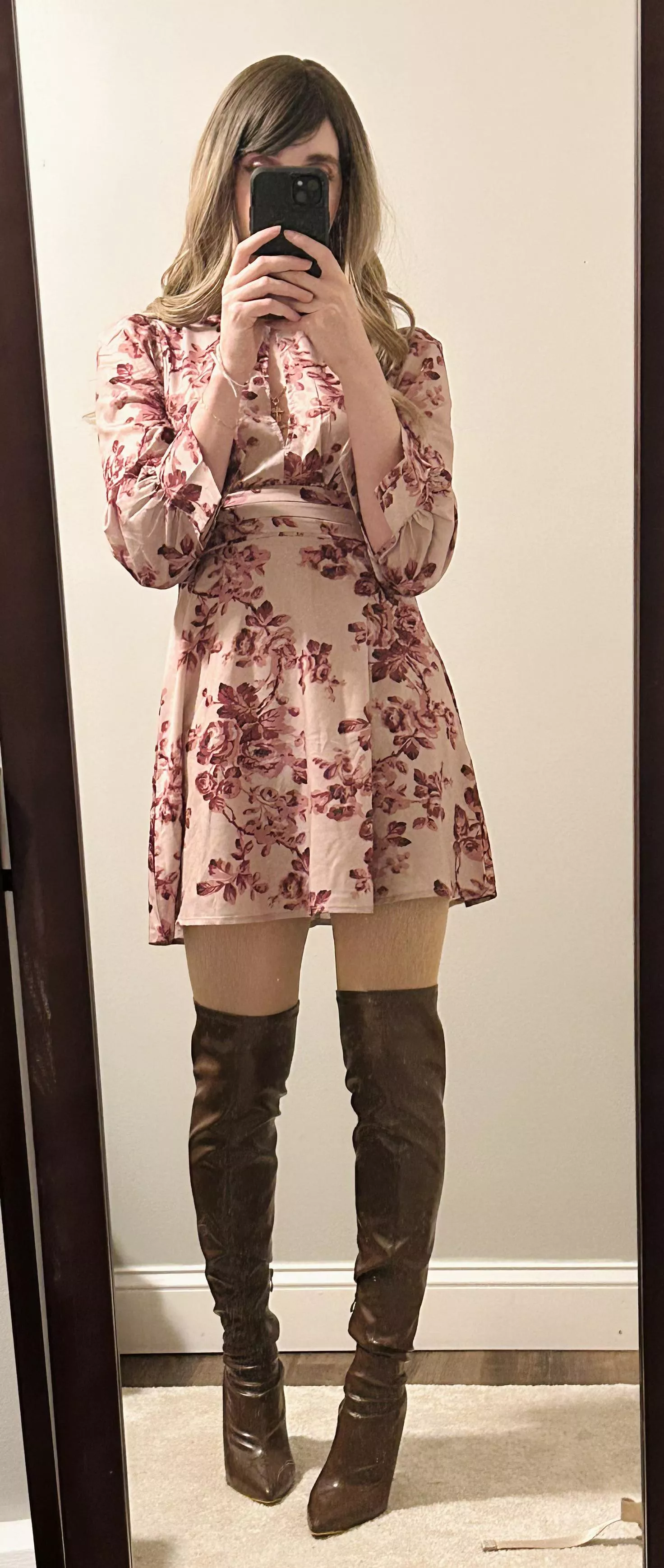 Floral dress + High boot = Perfect Combo 🌸💕 posted by Efflowerescense