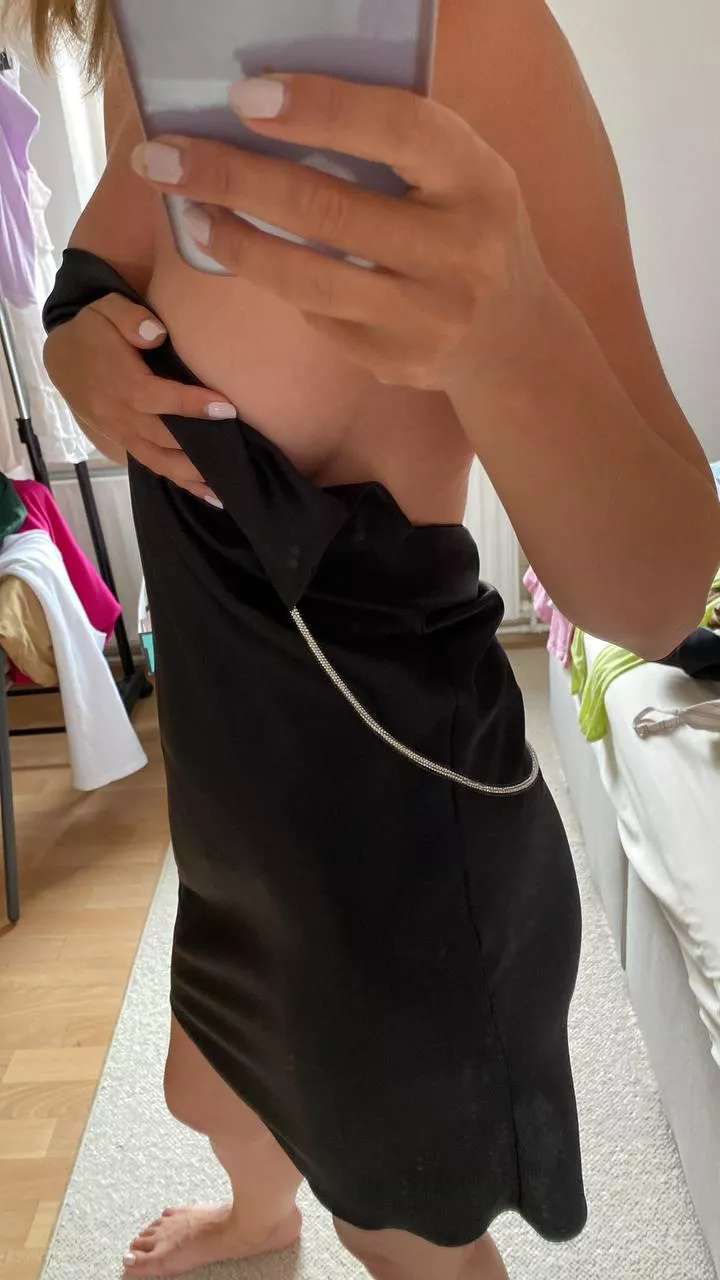 fresh after shower 😏 posted by TerriblegCandle