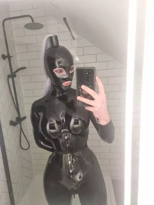 Got a new ponytail hood, what does everyone think? 😊 posted by Maya_Webb